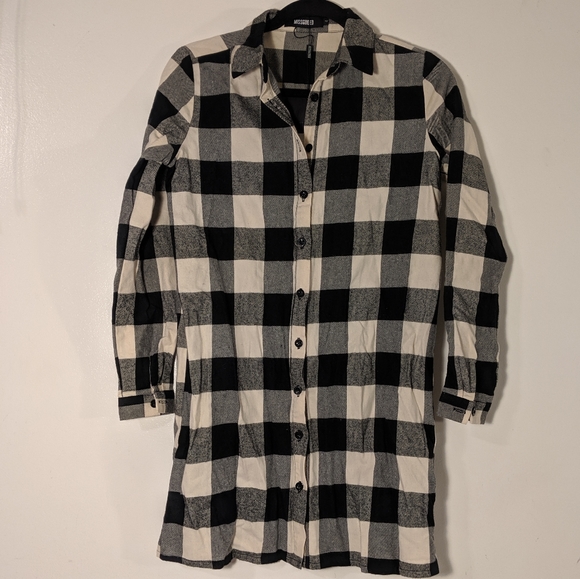 Missguided Dresses & Skirts - Misguided Black and white plaid tshirt dress